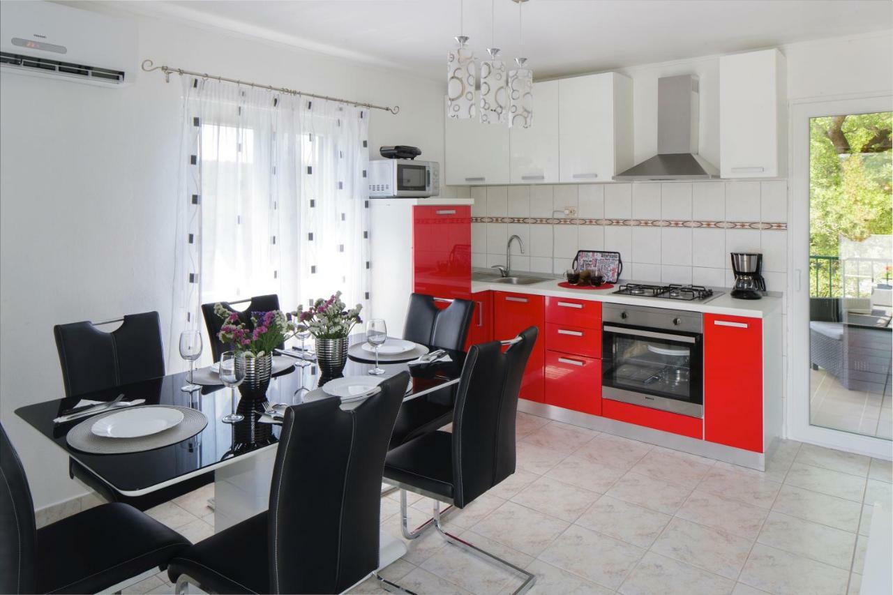 Вилла House Lucia Brstanovo Экстерьер фото