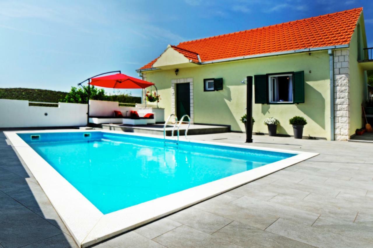 Вилла House Lucia Brstanovo Экстерьер фото